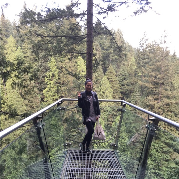 Meet your Posher, Sophia - Picture 2 of 2